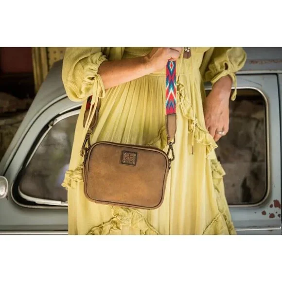 Women’s Leather Crossbody Bag OS with Dual Zips - Picture 2 of 6